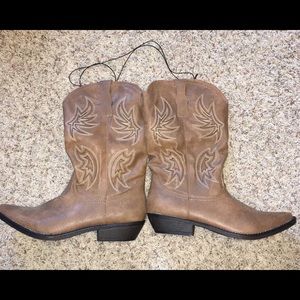 Women’s NWT Cowboy boots